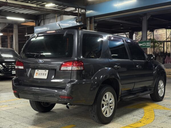 2009 Ford Escape 2.3：圖片 10
