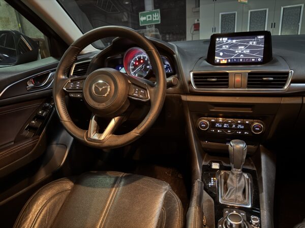 2017 Mazda3 2.0：圖片 2